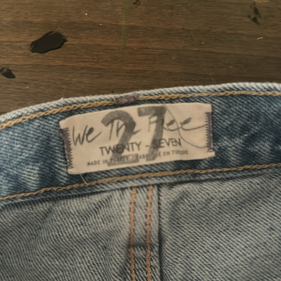 FREE PEOPLE NWT High Waisted Jean Shorts - Light Wash 27 - Picture 4 of 6
